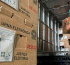 Transporte de urnas eletr&ocirc;nicas.