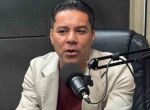 Pastor Leonardo Borges durante participa&ccedil;&atilde;o em um podcast