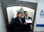 Arcebispo de Olinda e Recife, dom Paulo Jackson, ao lado do proponente da homenagem.