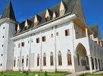 J&aacute; viu esse "castelo" na BR-232? Conhe&ccedil;a o mosteiro que une f&eacute; e beleza no Grande Recife