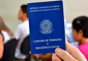 Carteira de trabalho.