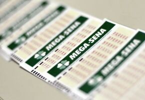 Cartelas da Mega-Sena.