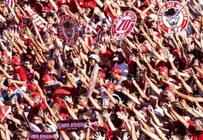 Torcedores da TJF - N&aacute;utico at&eacute; Morrer no est&aacute;dio.