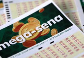 Cartelas da Mega-Sena juntas.