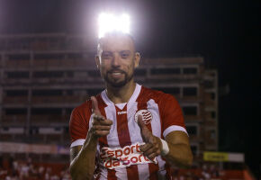 Paulo S&eacute;rgio fica no N&aacute;utico.