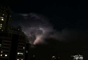 Falta de energia deixa cidade no escuro.