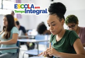 Escola em Tempo Integral.