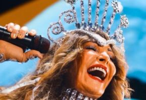 Elba Ramalho em show.