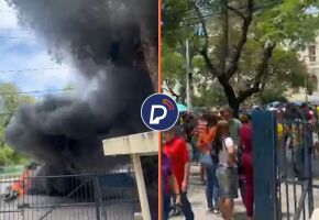 Protesto em frente da C&acirc;mara do Recife feito pelos Servidores.