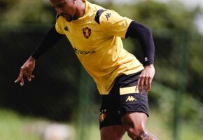 Felipinho destaca import&acirc;ncia da torcida para o Sport.