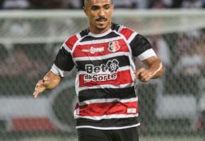 William J&uacute;nior est&aacute; fora dos planos do Santa Cruz.