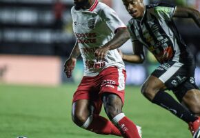 Victor Andrade marcou um gola&ccedil;o no &uacute;ltimo jogo do N&aacute;utico.
