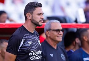 Guilherme dos Anjos e H&eacute;lio dos Anjos, t&eacute;cnicos do N&aacute;utico.
