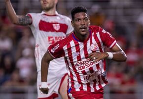 Kauan Maranh&atilde;o comemorando gol contra o CRB.
