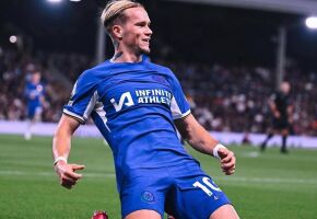 Mudryk est&aacute; liberado para voltar ao Chelsea.