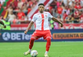 Victor Gabriel &eacute; desfalque do Internacional por at&eacute; seis meses.