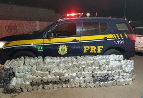 Motorista desobedeceu ordem de parada e foi alcan&ccedil;ado pelos policiais. Al&eacute;m disso, na a&ccedil;&atilde;o policial os agentes encontrara, a droga que estava escondida em um furg&atilde;o.