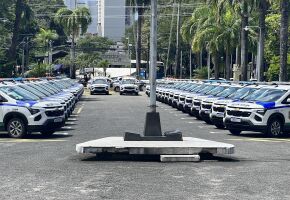 Novas viaturas entregues a pol&iacute;cia militar de Pernambuco