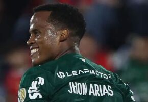 Jhon Arias vai enfrentar o Fluminense como visitante pela primeira vez.