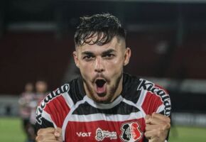 Jo&atilde;o Pedro est&aacute; de volta ao Santa Cruz e deve jogar contra An&aacute;polis.