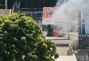 Inc&ecirc;ndio em Jaboat&atilde;o.