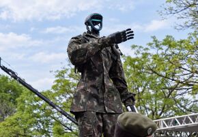Human&oacute;ide foi apresentado como um projeto ligado ao Instituto Militar de Engenharia (IME).