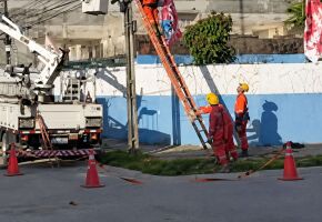 O corpo da v&iacute;tima ficou preso &agrave; fia&ccedil;&atilde;o.