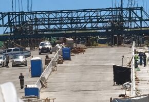 Desabamento de estrutura utilizada na constru&ccedil;&atilde;o da Ponte do Futuro, em Cabedelo.