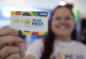 Faixa et&aacute;ria para receber P&eacute;-de-Meia