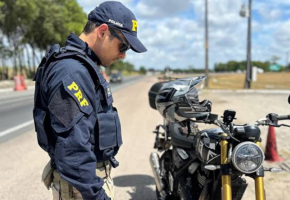PRF faz campanha de conscientiza&ccedil;&atilde;o na Semana Nacional do Tr&acirc;nsito em Pernambuco