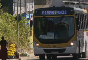 Linha de &ocirc;nibus no Grande Recife.