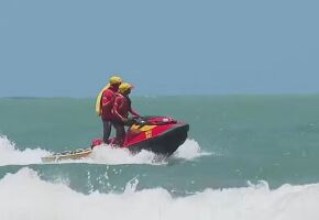 Motos aqu&aacute;ticas foram mobilizadas para buscas no per&iacute;metro entre o Pina e Boa Viagem.