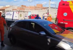 Menino de 2 anos morre ap&oacute;s ser deixado dentro de carro com ar-condicionado em Goi&aacute;s