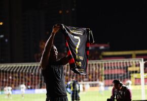 Nova camisa do Sport ser&aacute; lan&ccedil;ada em outubro.