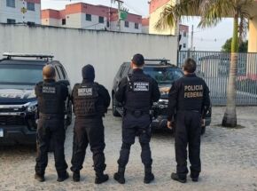 Agentes da For&ccedil;a Integrada de Combate ao Crime Organizado em Pernambuco (FICCO/PE).