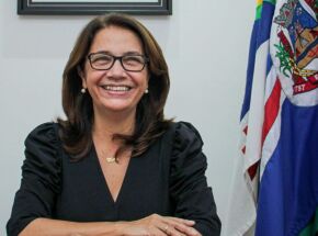 Prefeita de Escada Mary Gouveia.