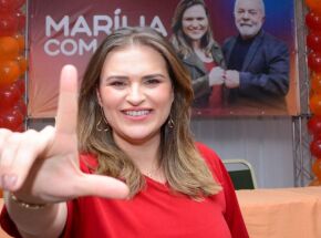 Mar&iacute;lia Arraes.