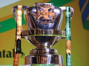 Trof&eacute;u da Copa do Brasil.