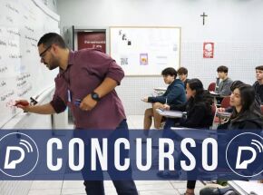 Professor dando aula para alunos. 
