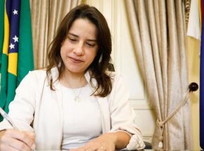 Governadora Raquel Lyra.