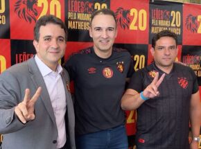 Matheus Souto Maior e equipe durante almo&ccedil;o de ades&atilde;o nesta quarta-feira (10).