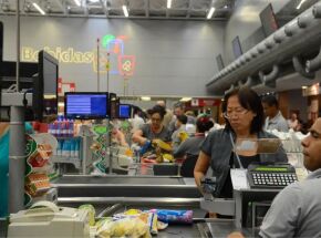 Caixa de supermercado.