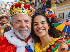 Deputada Rosa Amorim (PT) ao lado de Lula em imagem gerada por I.A.