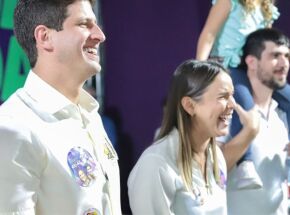 Fl&aacute;via de Nadgi deixa base de Jo&atilde;o Campos. 