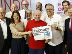 Raquel Lyra e Lula visitam expans&atilde;o da f&aacute;brica da Ach&eacute;.