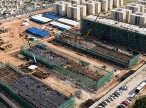 est&aacute; erguendo um grande complexo residencial em Cama&ccedil;ari, na Regi&atilde;o Metropolitana de Salvador, Bahia.  Leia mais em: https://www.bradojornal.com/noticias/bahia/2026/03/17/byd-constroi-complexo-residencial-em-camacari-para-cerca-de-4-mil-trabalhadores-chin