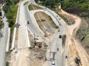 Governo de Pernambuco faz explos&atilde;o de rochas para obras do Ramal da Arena.