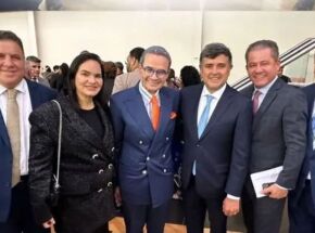 Eduardo da Fonte com lideran&ccedil;as da Assembleia de Deus