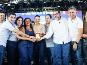 Governadora Raquel Lyra anuncia amplia&ccedil;&atilde;o do programa Leite para Todos.