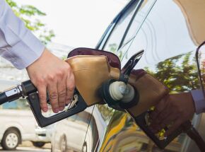 Corte dos impostos deve reduzir o valor do litro em R$ 0,32 na refinaria.